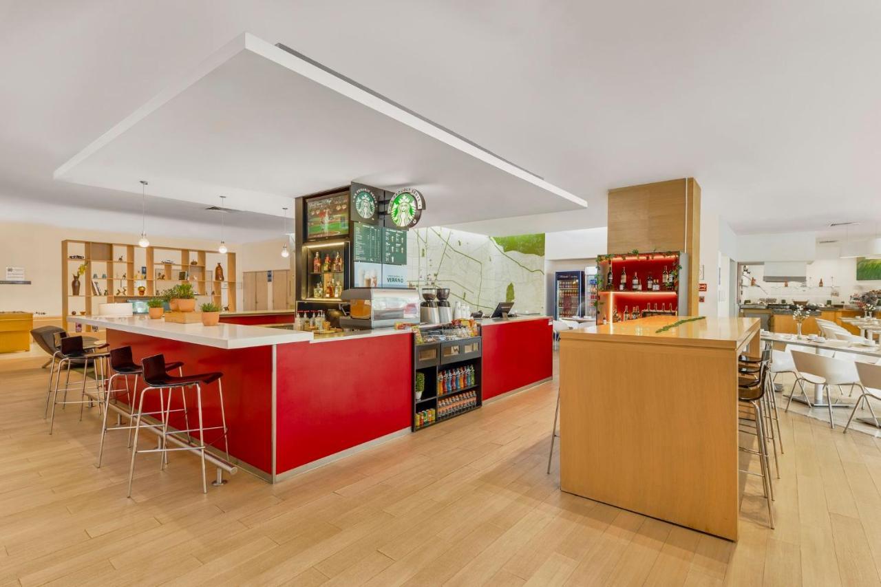 Fiesta Inn Guadalajara Expo Запопан Екстериор снимка