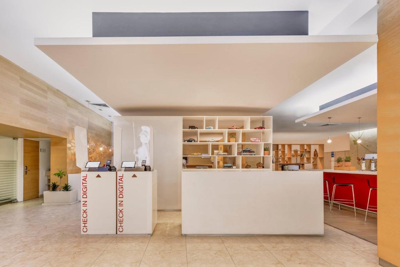 Fiesta Inn Guadalajara Expo Запопан Екстериор снимка