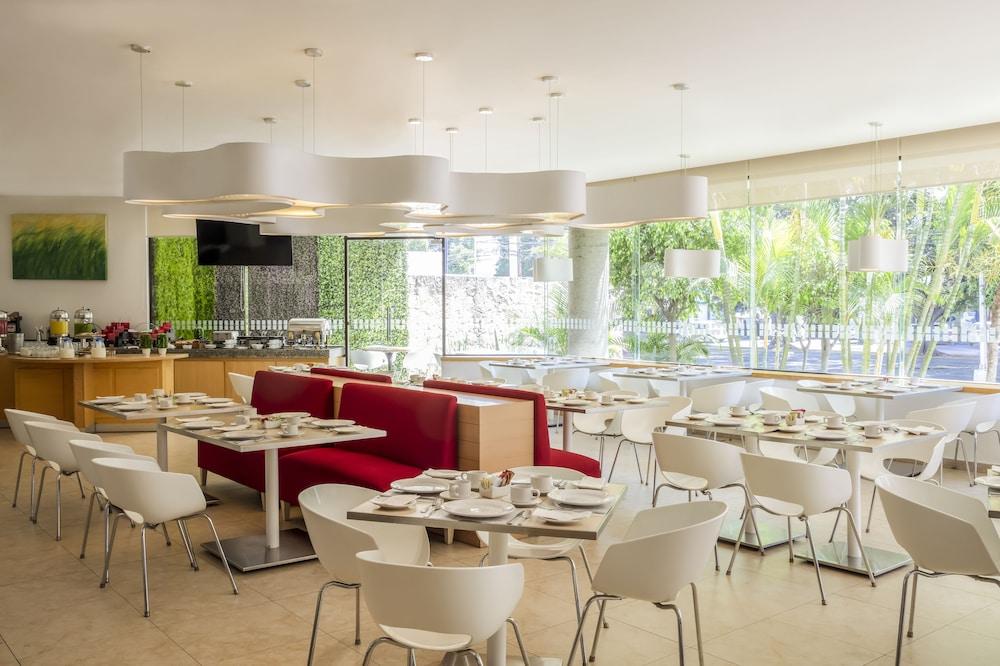 Fiesta Inn Guadalajara Expo Запопан Екстериор снимка