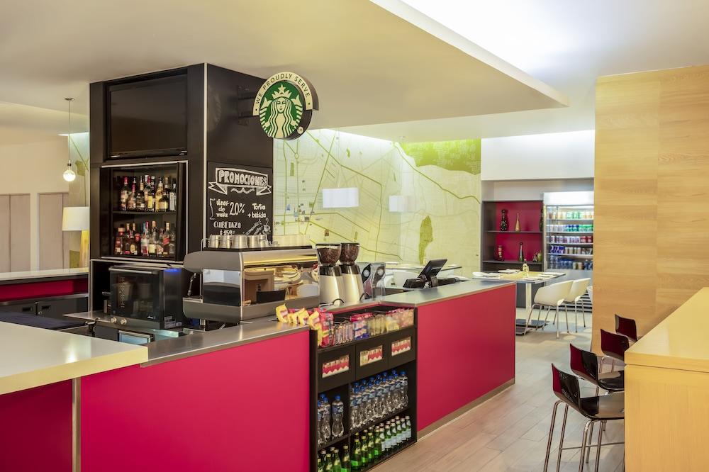 Fiesta Inn Guadalajara Expo Запопан Екстериор снимка