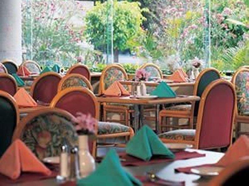 Fiesta Inn Guadalajara Expo Запопан Екстериор снимка