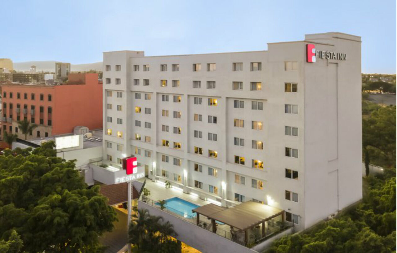 Fiesta Inn Guadalajara Expo Запопан Екстериор снимка